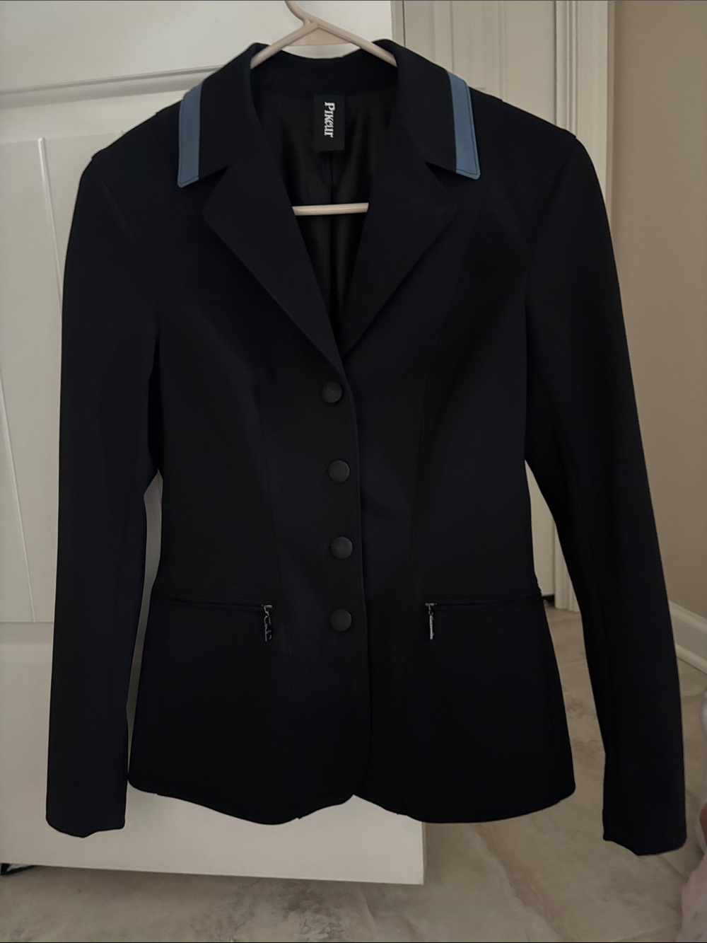 Pikeur navy hunt coat worn once like new